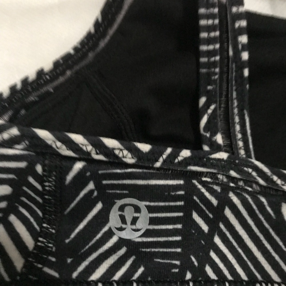 Lululemon - Picture 4 of 6